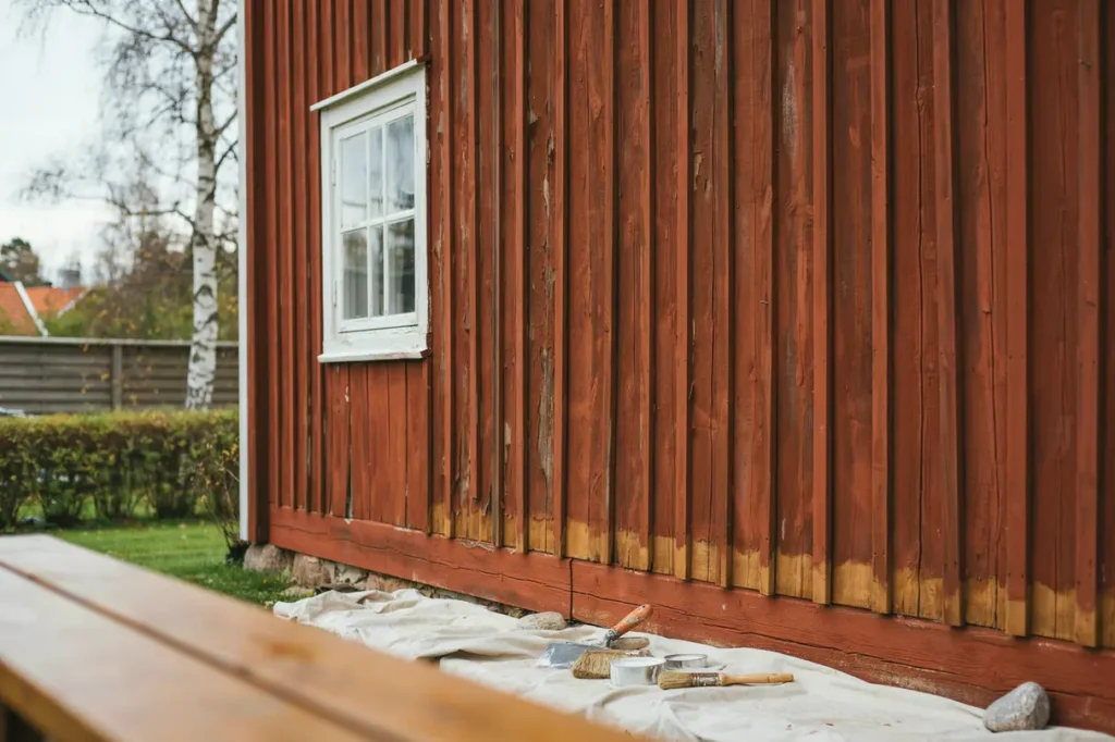 m la tr fasad p r tt s tt guide till skrapning grundning och h llbart f rgval f r svenska hus
